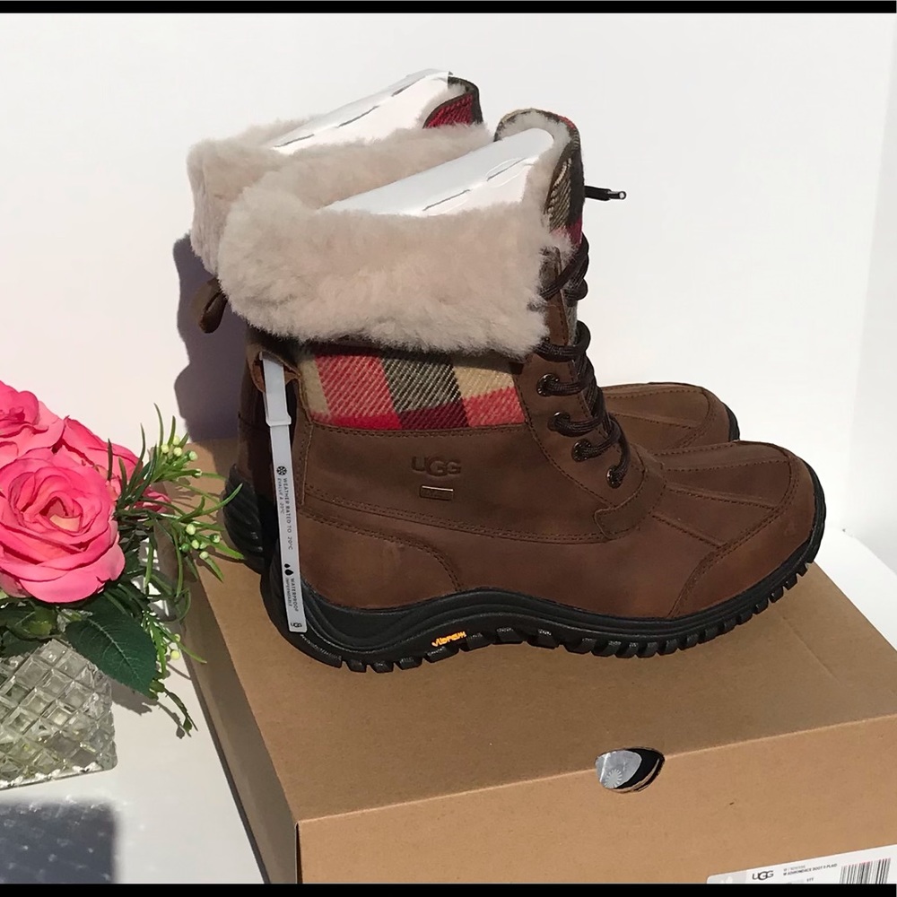 UGG ADIRONDACK II BOOTS PLAID - Picture 2 of 10